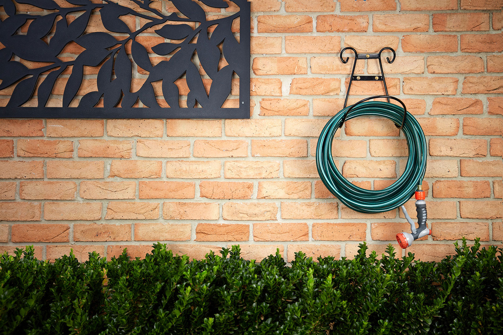 Rapid Black Heritage Hose Hanger - Image 3